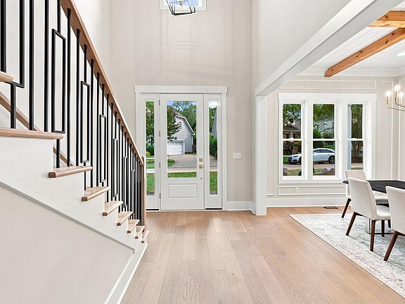 5th image of 2923 Claremont Rd