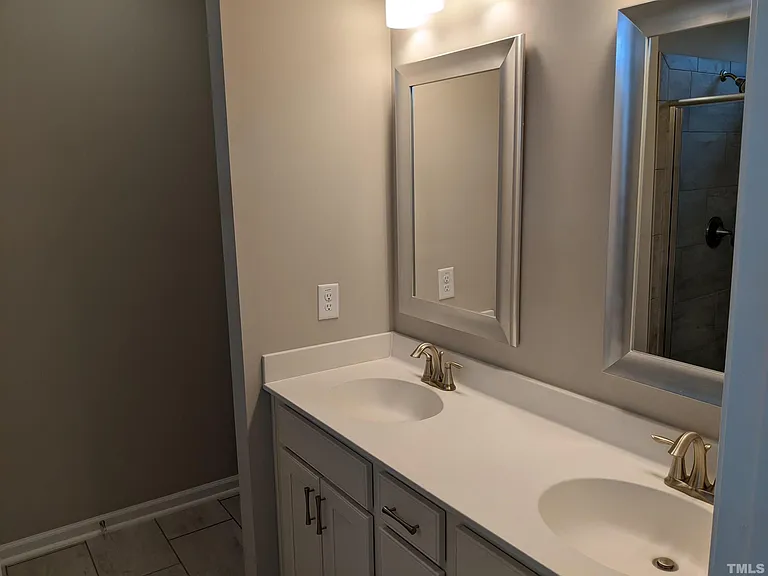 1976 Austin Ridge Pkwy — Photo 15