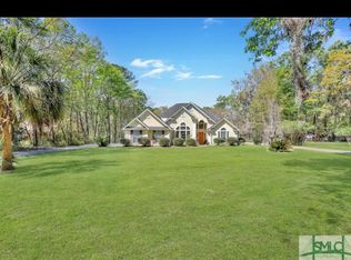 2075 Grove Point Rd, Savannah, GA 31419