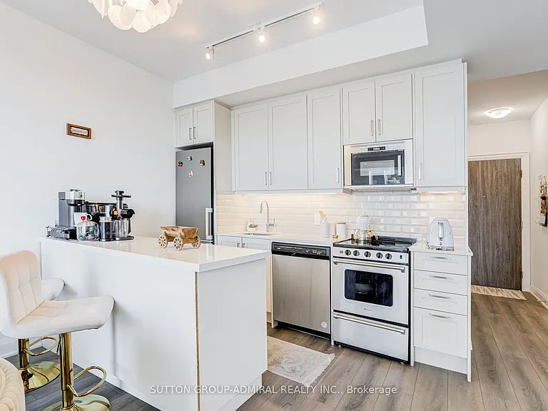 20 Gatineau Dr #1010 — Photo 5