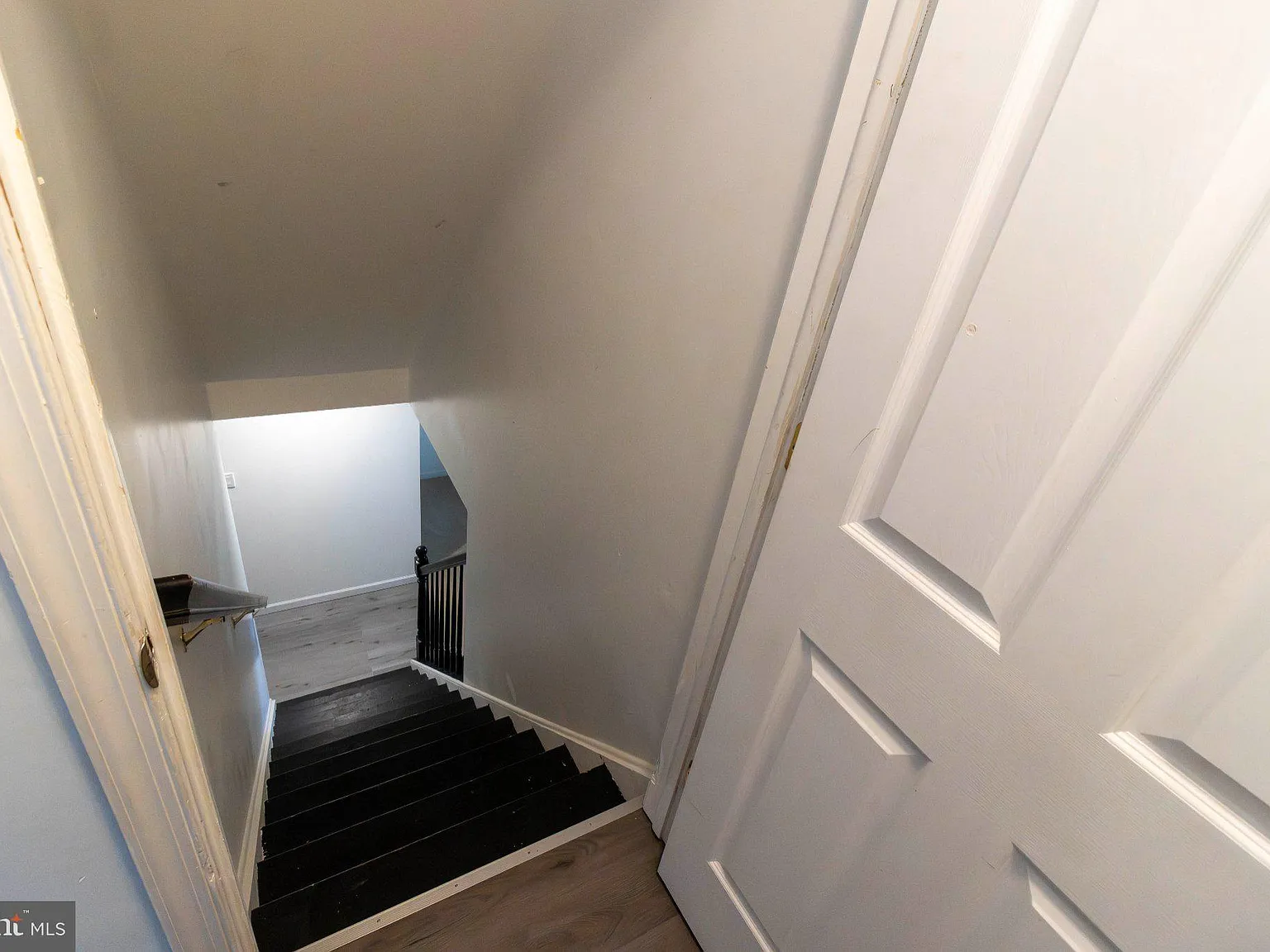 1 bed, 1.0 bath, 2885 sqft, $1,400 — Photo 2