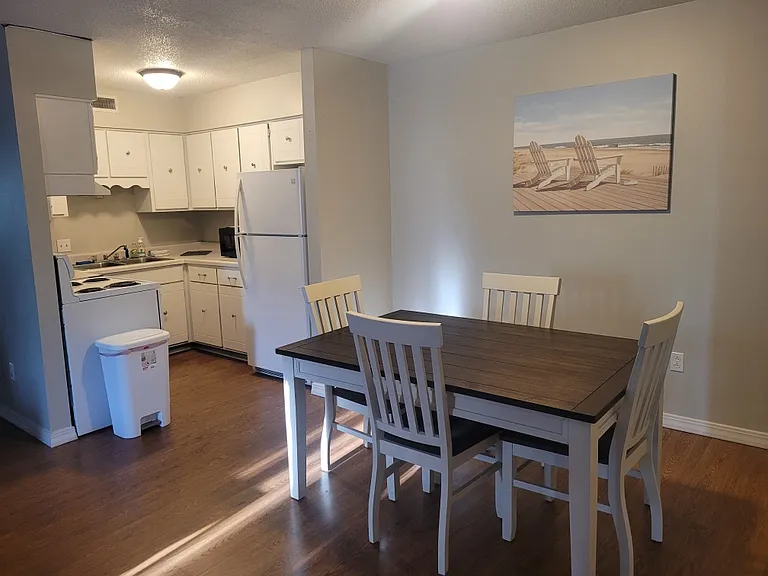 1215 N Main St #9 — Photo 10
