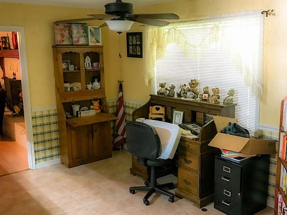 4th image of 1055 Beau Ave