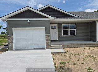 1841 Apple St, Grand Island, NE 68801