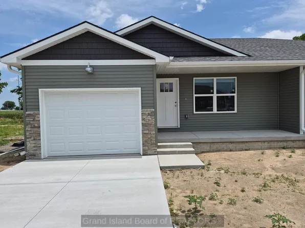 1841 Apple St, Grand Island, NE 68801