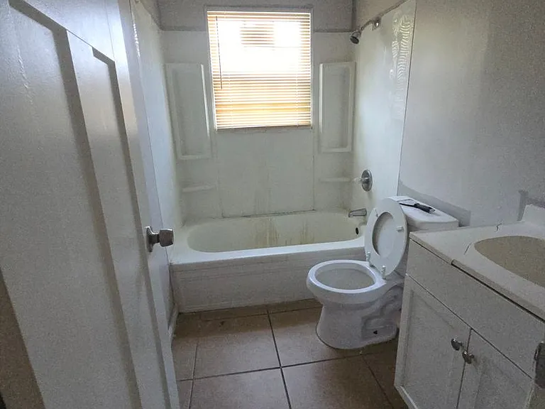 682 Boston St #1 — Photo 4