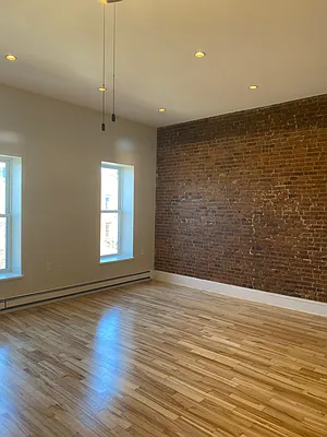 Rented by R New York | media 28