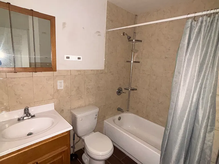 120 Orange Ave #1 — Photo 2