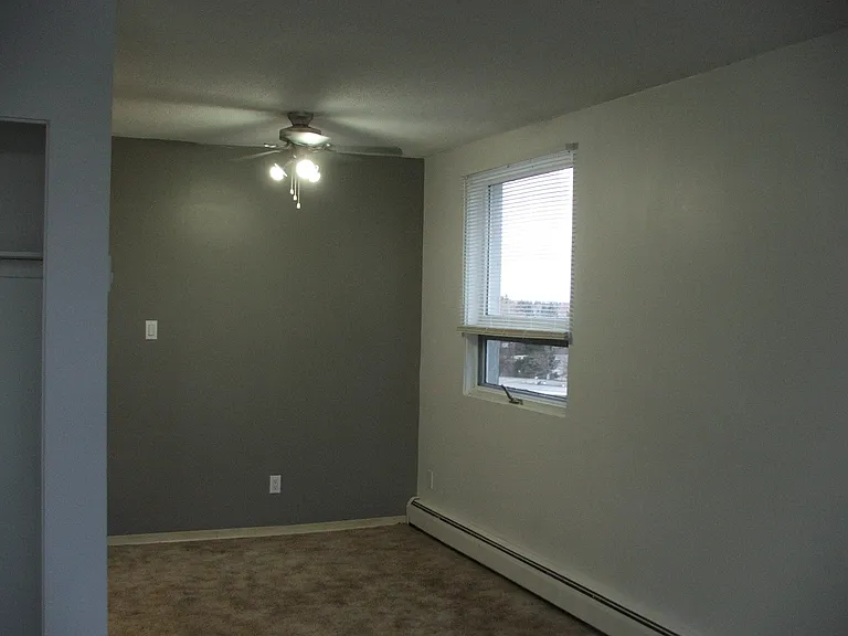 1941 Mayor Magrath Dr S — Photo 14