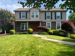 112 Sandstone Ct, Bethel Park, PA 15102