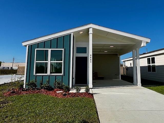 1st image of 2821 Live Oak Dr