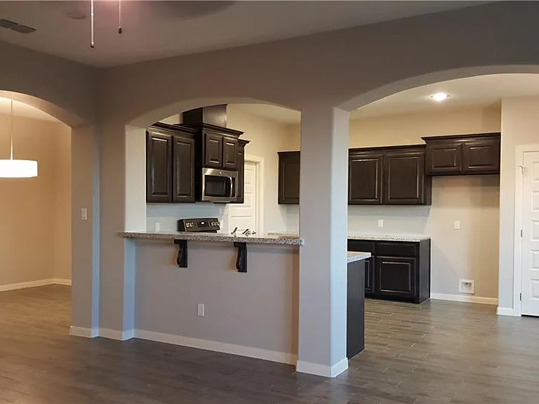 5261 Lost Creek Ln — Photo 4