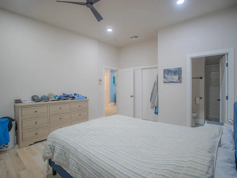 1303 E Campbell Ave — Photo 9