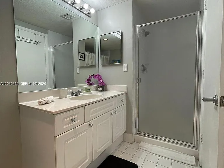 17050 N Bay Rd #407 — Photo 13