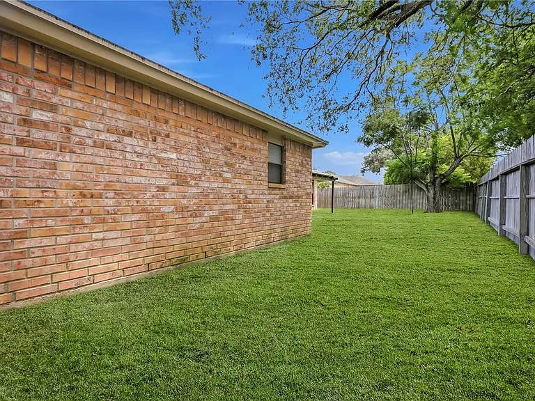 3029 Twin Creek Dr — Photo 20