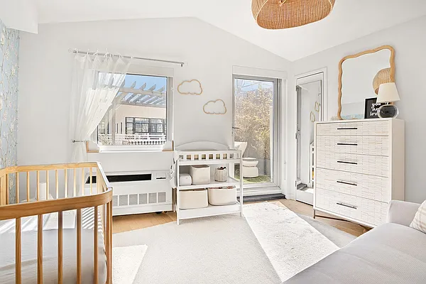 Sold by Compass | media 8