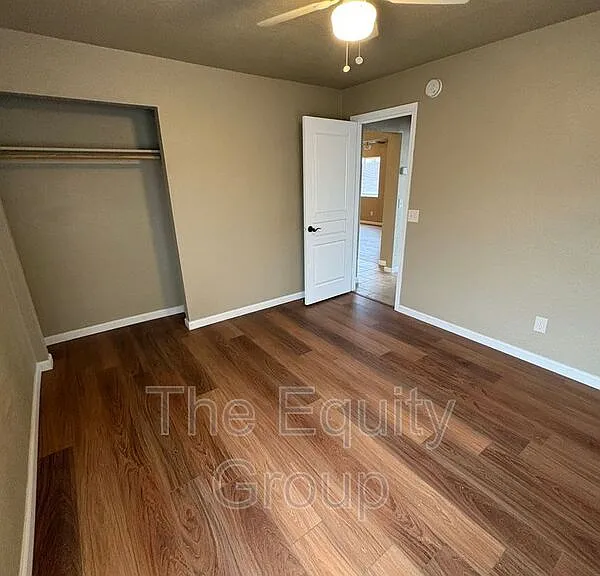 1819 N 10th Ave — Photo 9