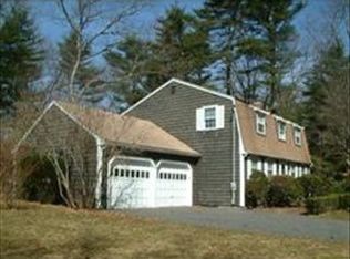 10 Knollwood Rd, Medfield, MA 02052