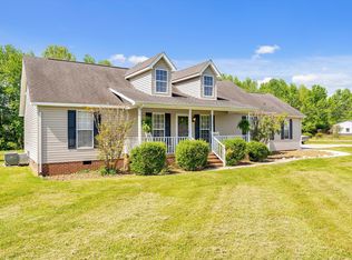 22 Long Meadow Dr, Fayetteville, TN 37334