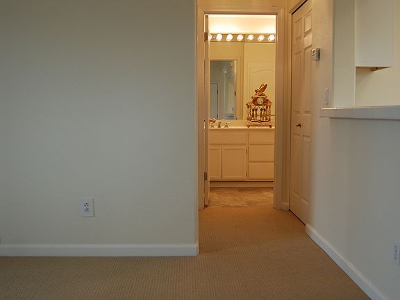 3rd image of 930 Owens Lake Dr