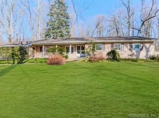 18 Deepwood Rd, Woodbridge, CT 06525