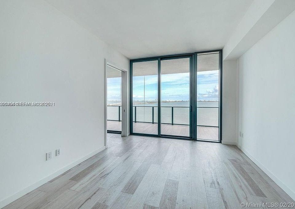 1st image of 480 NE 31st St #1303