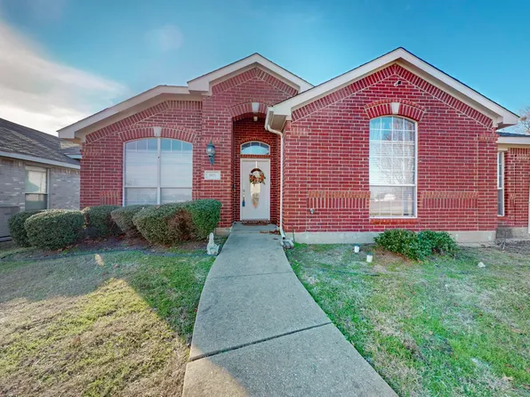 901 Clear Creek Dr, Mesquite, TX 75181