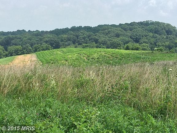 LONG SWEEPING COUNTRY VIEWS
