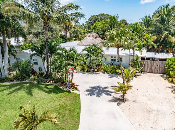 70 Fairview E, Tequesta, FL 33469