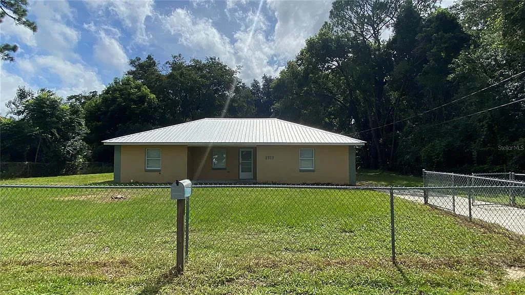 3 bed, 2.0 bath, 1539 sqft, $1,800 — Photo 1