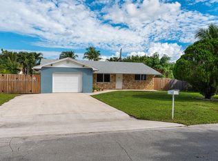 2819 Worcester Rd, Lake Worth, FL 33462