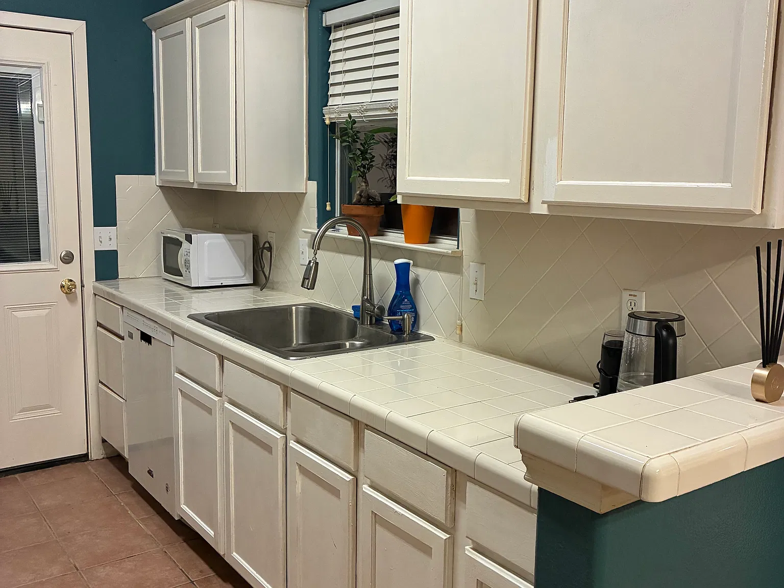 3 bed, 1174 sqft, $900 — Photo 4