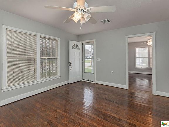 5th image of 311 W Avenue L