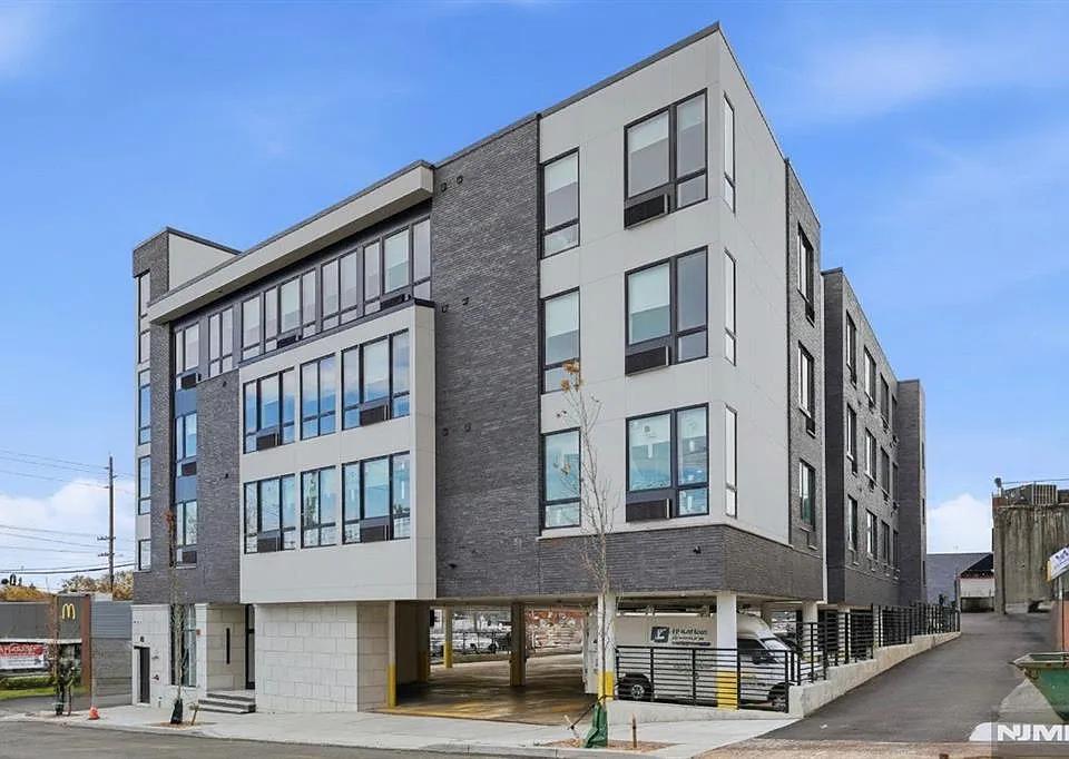 9-11 E Passaic St #204