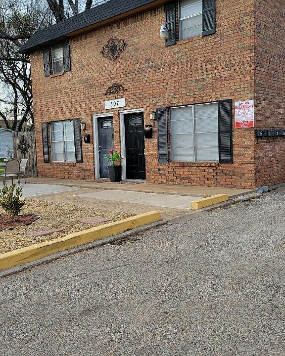 1st image of 307 E Mitchell St #B
