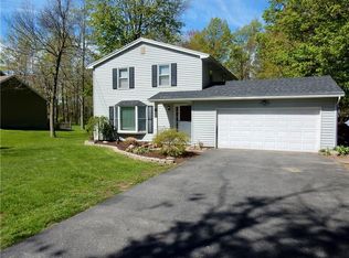 571 Holt Rd, Webster, NY 14580
