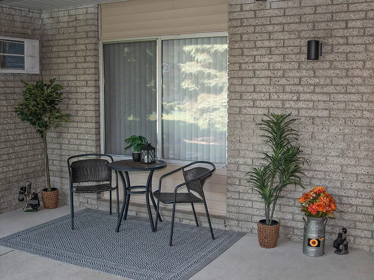 Silver Pines Apartments — Photo 22