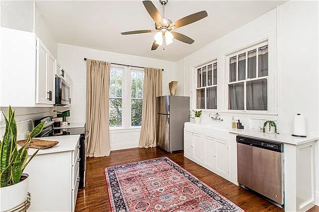 221 W Thomas St #A — Photo 4
