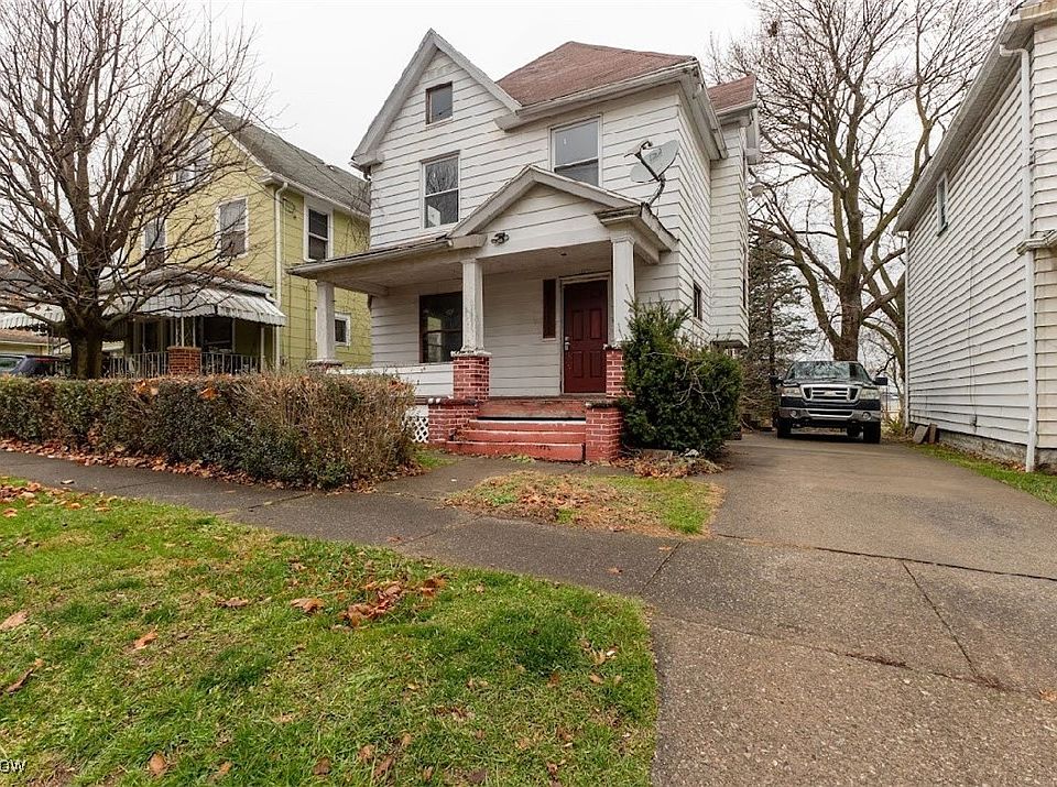 1st image of 438 E Myrtle Ave