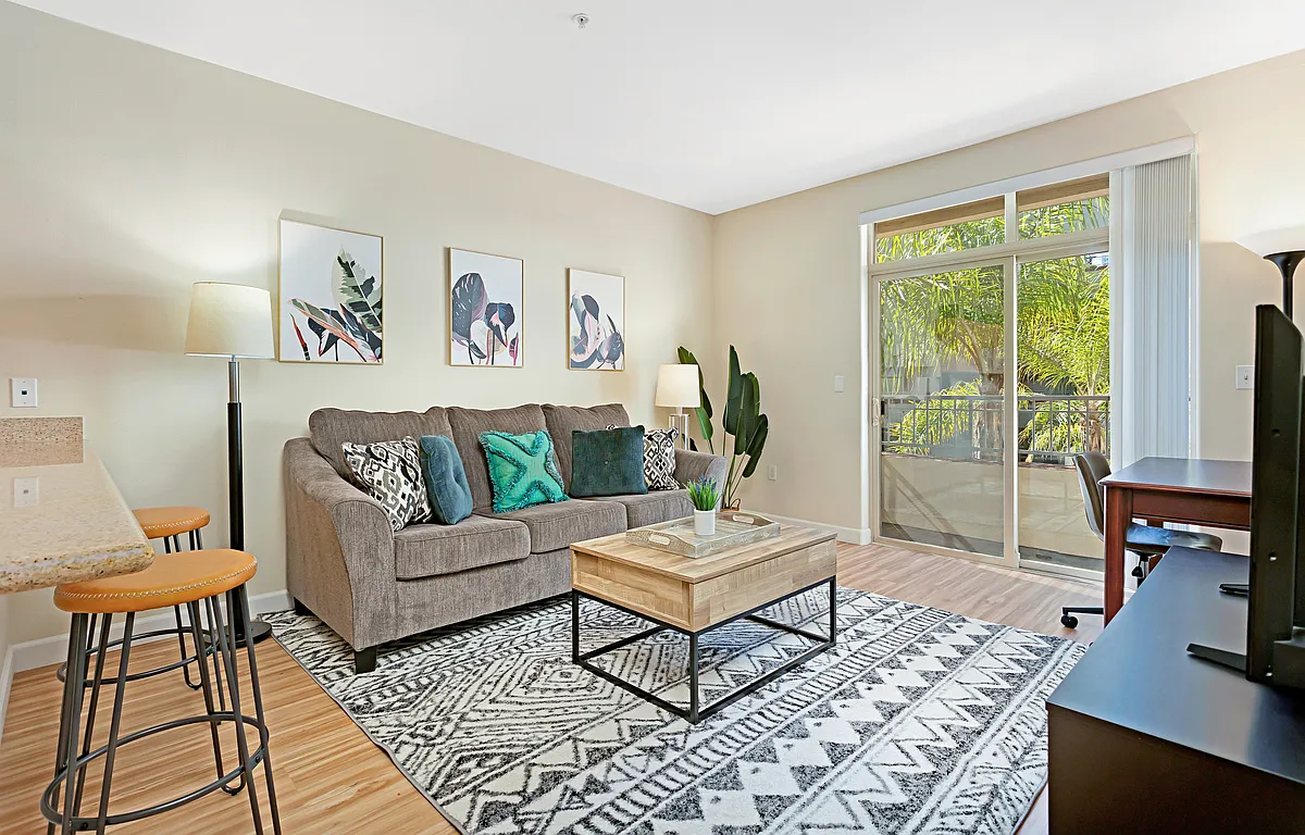 1 bed, 658 sqft, $4,000 — Photo 1