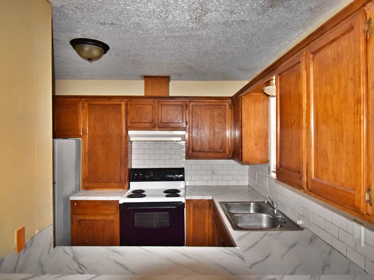 2210 W Elisa Ln — Photo 21