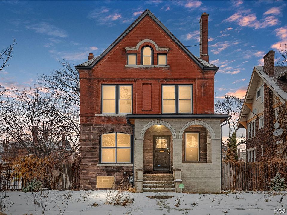1st image of 70 Lawrence St