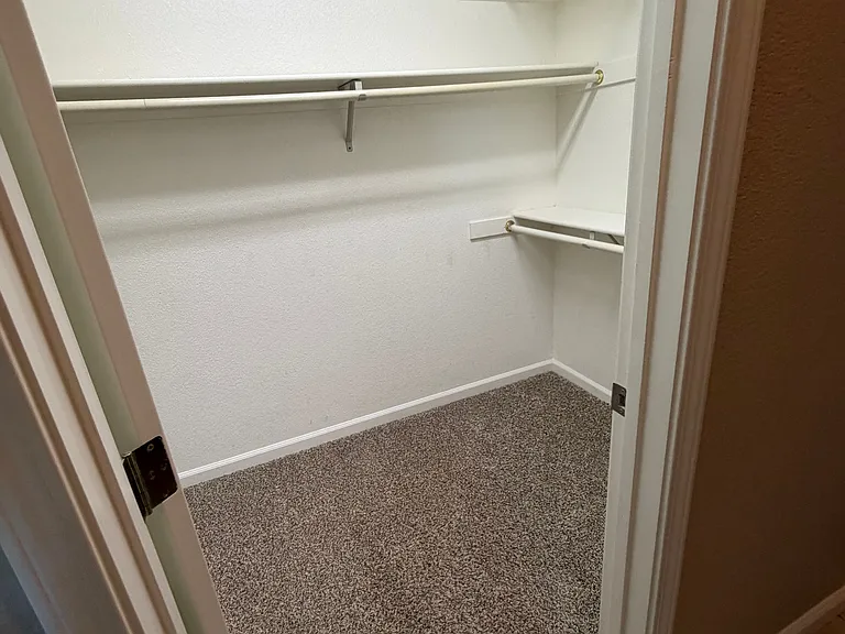 424 Crescent Dr — Photo 37
