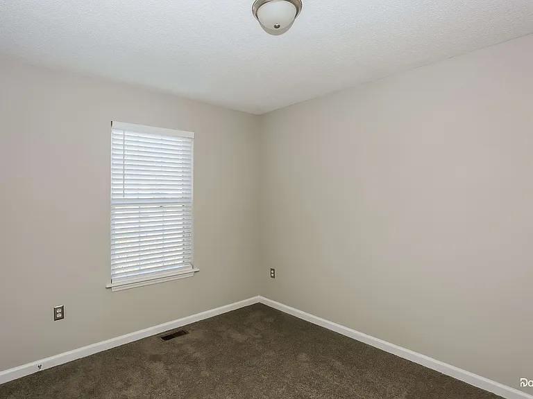 1018 Lauren Glen Dr — Photo 12