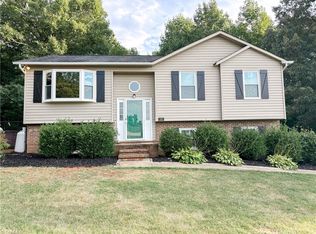 155 Oak Ridge Cir, Mount Airy, NC 27030