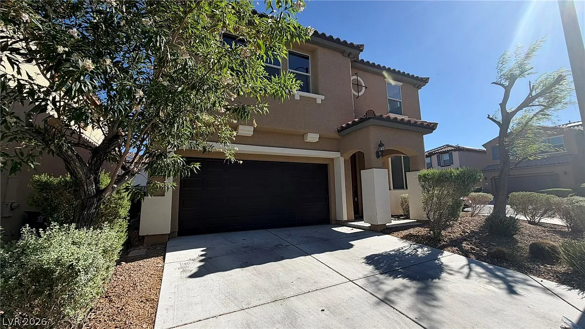 4 bed, 3.0 bath, 2644 sqft, $2,500 — Photo 2