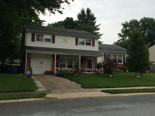 112 Country Club Dr, Newark, DE 19711