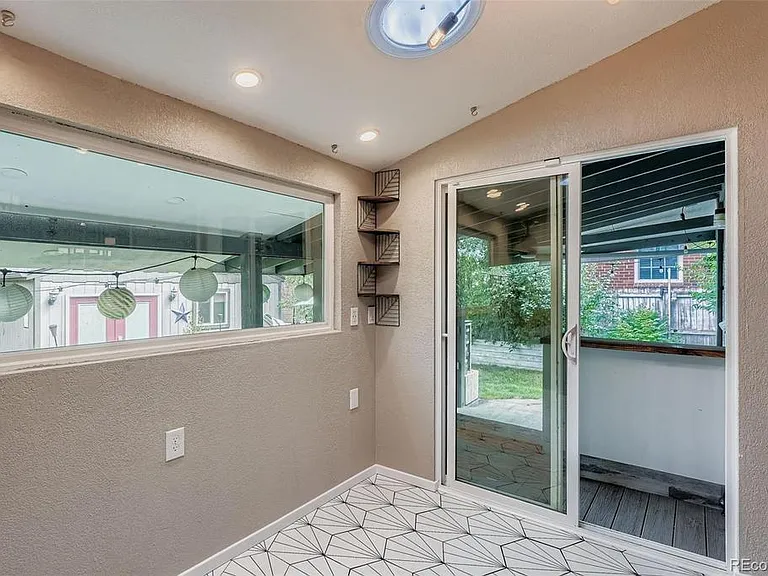 3070 Ash St — Photo 24