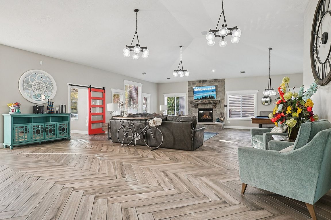 Clubhouse Lounge