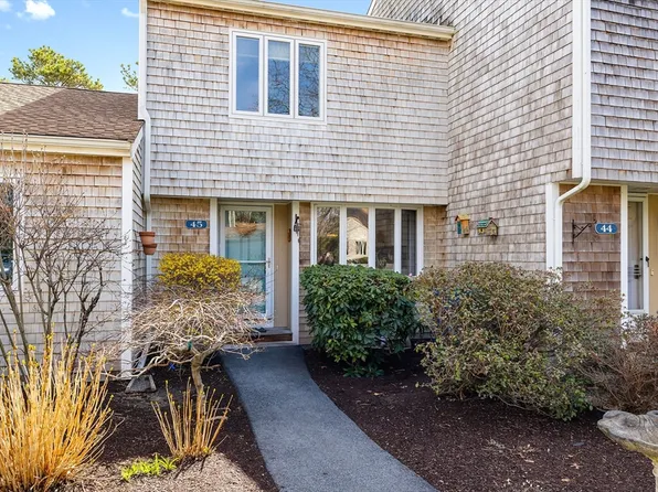 45 Woodland Trl Unit 45, East Falmouth, MA 02536